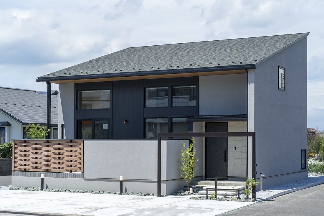 ジェイホームが手がける、デザイン性と高い施工品質を両立したモダンな注文住宅の外観